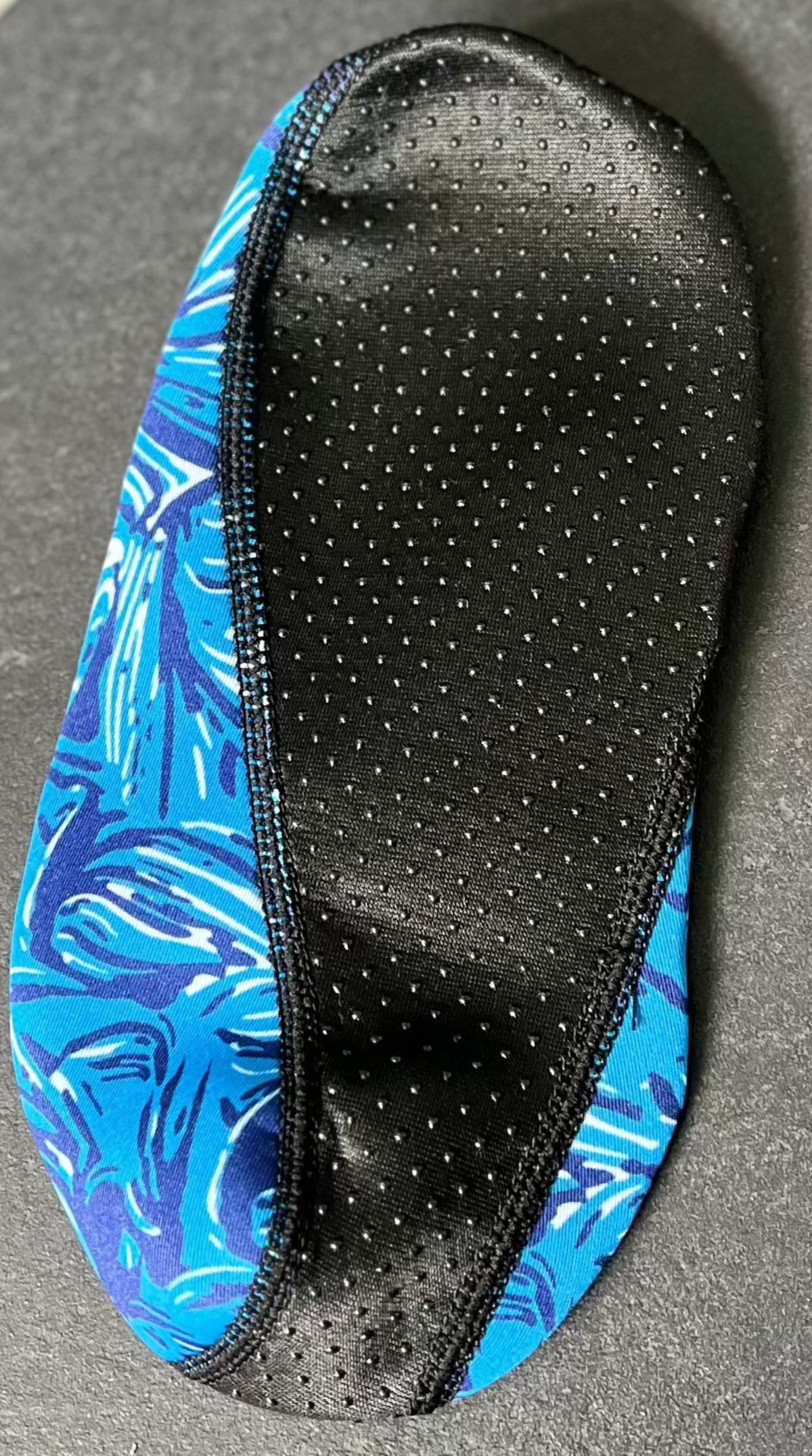 blaue Schocken mit Anti_Rutsch Sohle